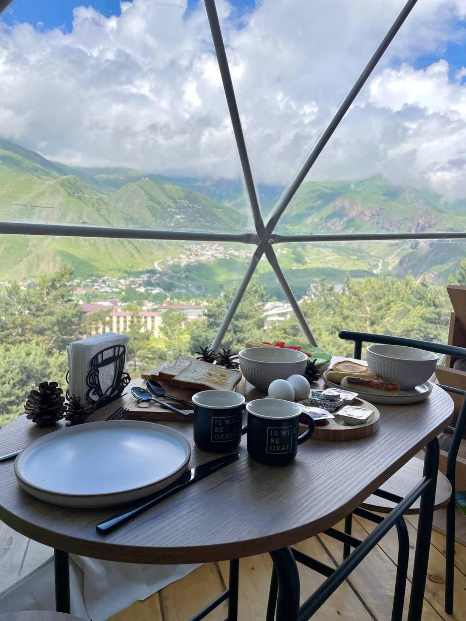 Hotel Elia Glamping à Kazbegi Extérieur photo