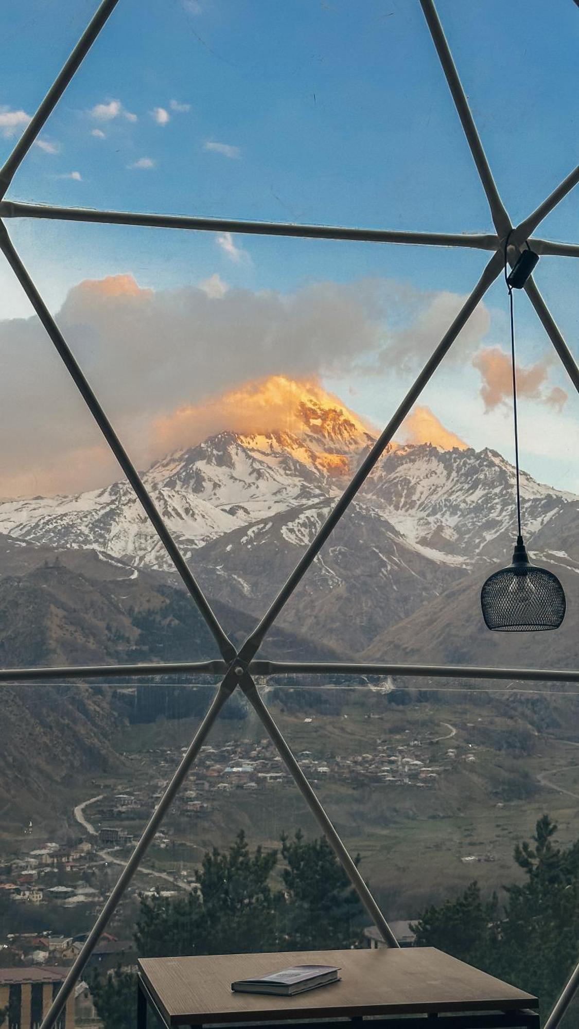 Hotel Elia Glamping à Kazbegi Extérieur photo