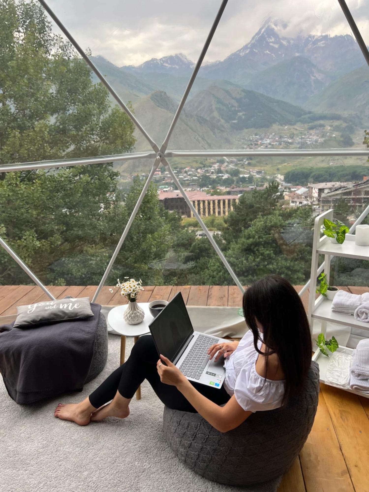 Hotel Elia Glamping à Kazbegi Extérieur photo